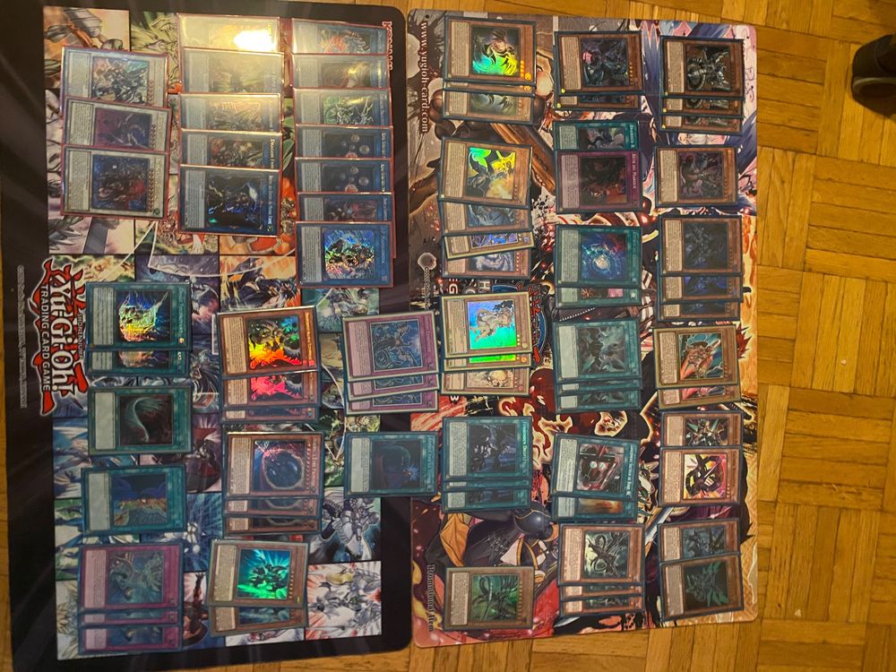 Resident Evil Deck Building Game + Tapis De Jeu Rare – Neuf – Ban Dai – 2010
