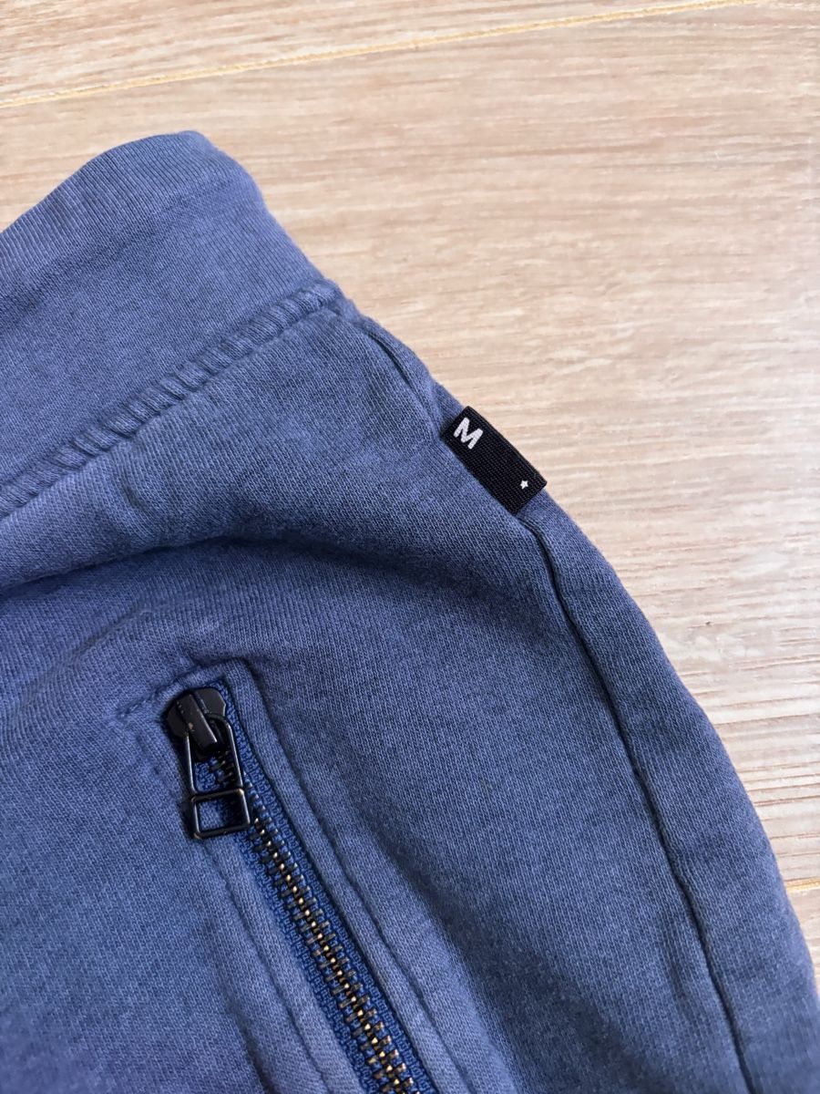 Molo Pantalons: Molo Hose Grösse 140 dunkelblau gebraucht – D'occasion à Weisslingen par Yuna123 1