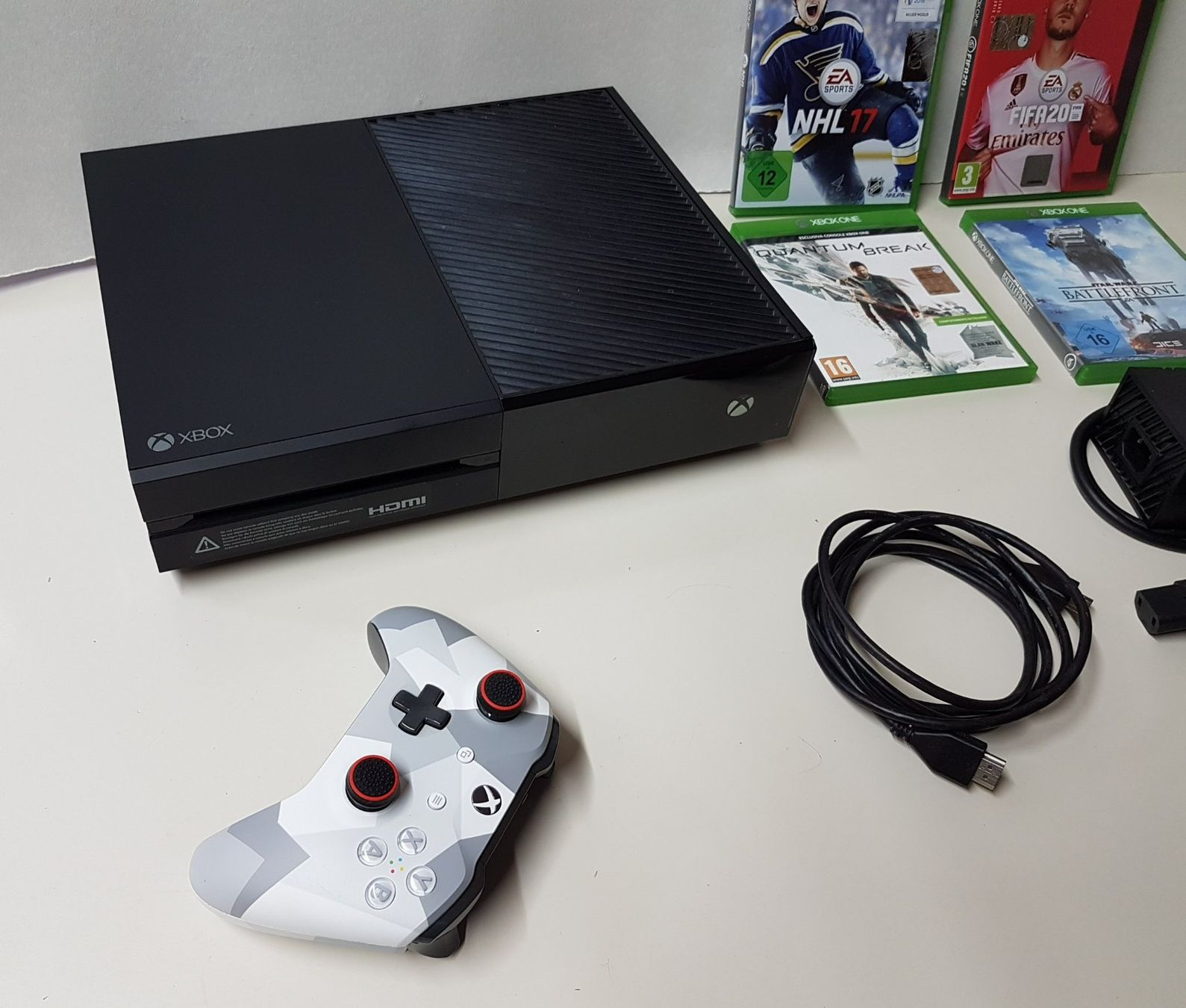 Microsoft Console: 😎  Xbox One Konsole mit Spiele – Usato da Schüpfheim venduto da Games_Spielkonsolen 1