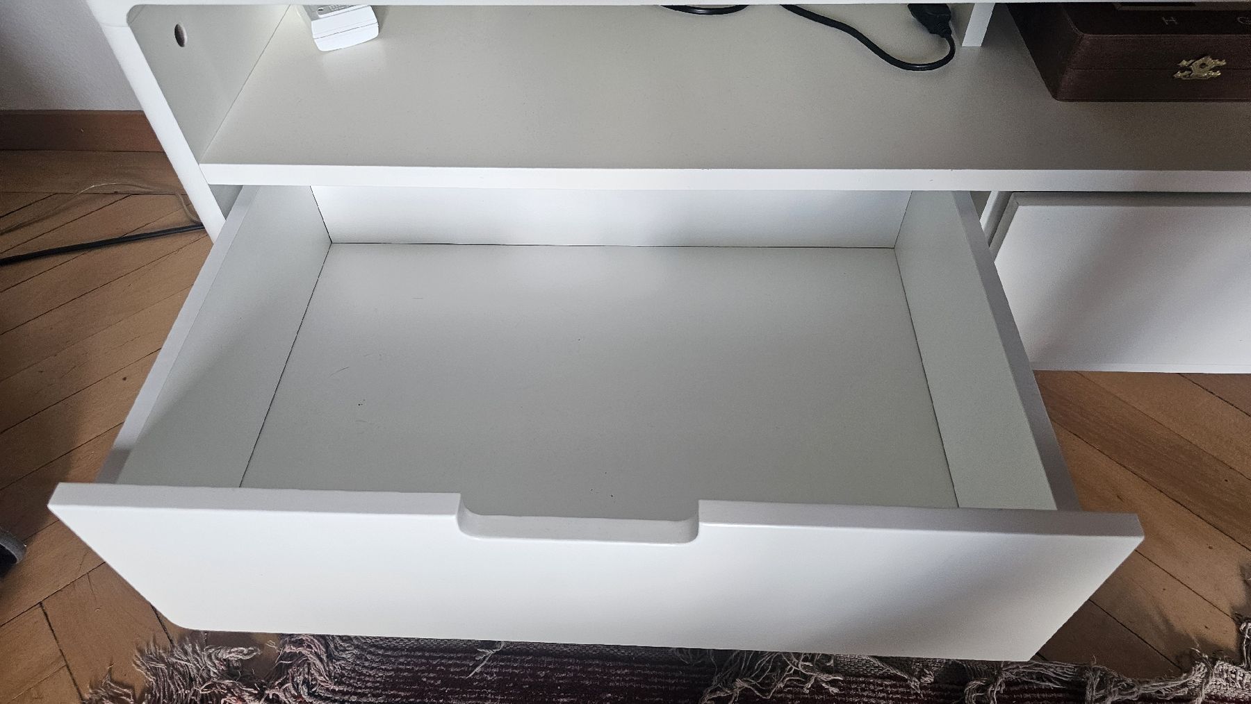 TV Möbel: Weisses Sideboard / TV-Board mit 2 Schubladen – Gebraucht aus Zürich von Swaussie23 1