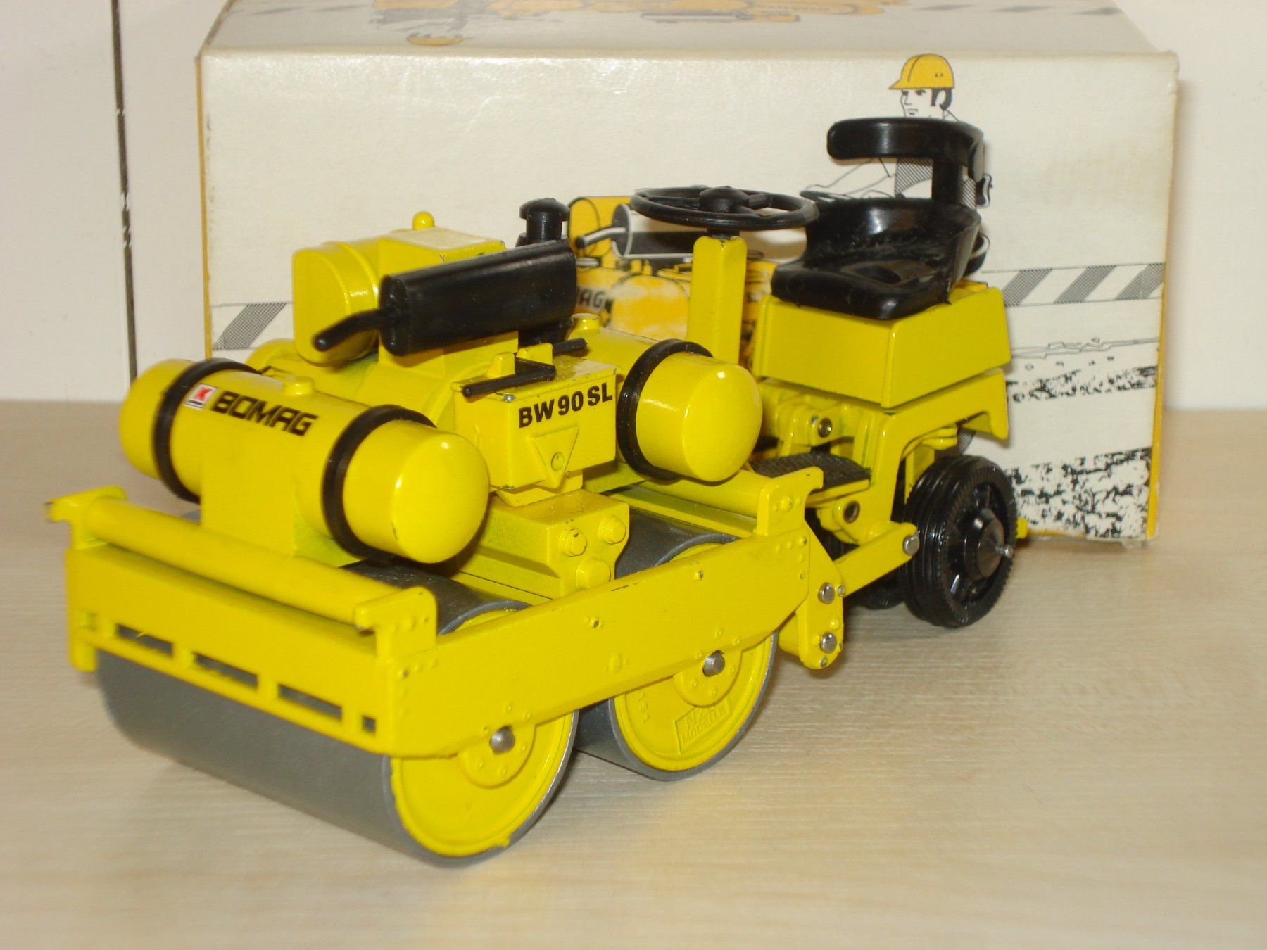 Modellbausätze & Standmodelle: BOMAG BW 90 SL Tandemwalze – Neu (gemäss Beschreibung) aus Mitlödi von worker04 1