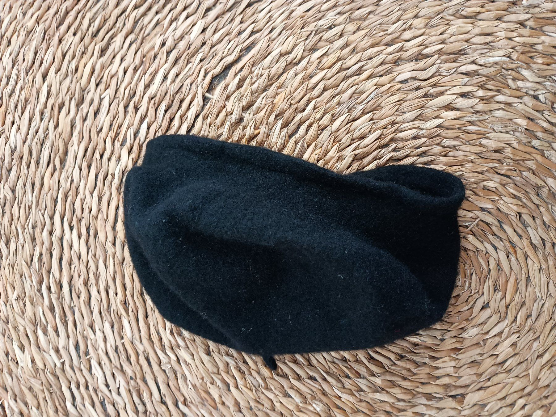 Hüte, Mützen & Caps: Beret aus 100 % Wolle Gratis Versand – Gebraucht aus Zürich von Melianea 5