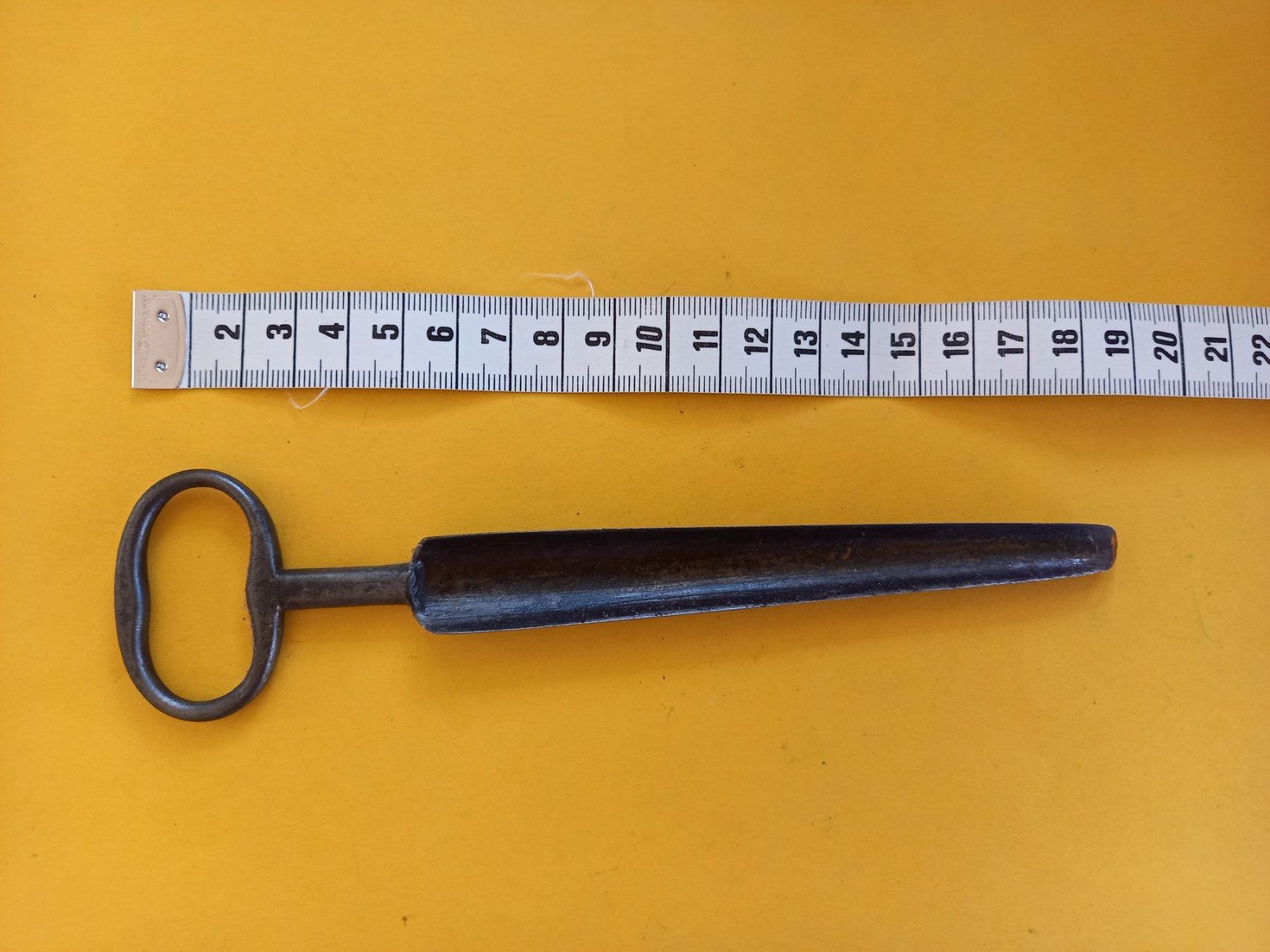 Elettrodomestici da cucina: Sonde ancienne pour fromage en forme de clef – Usato da Rossens FR venduto da Souris1