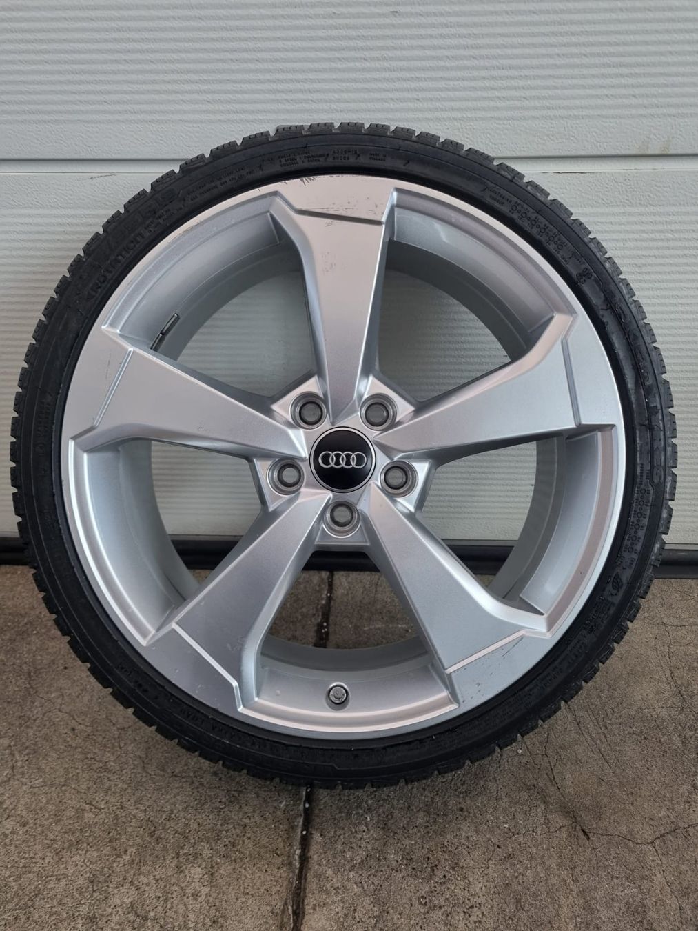 Audi Pneus & Roues: Audi RS3 8V SB Winterräder – D'occasion à Kirchdorf AG par Cartastic_AG