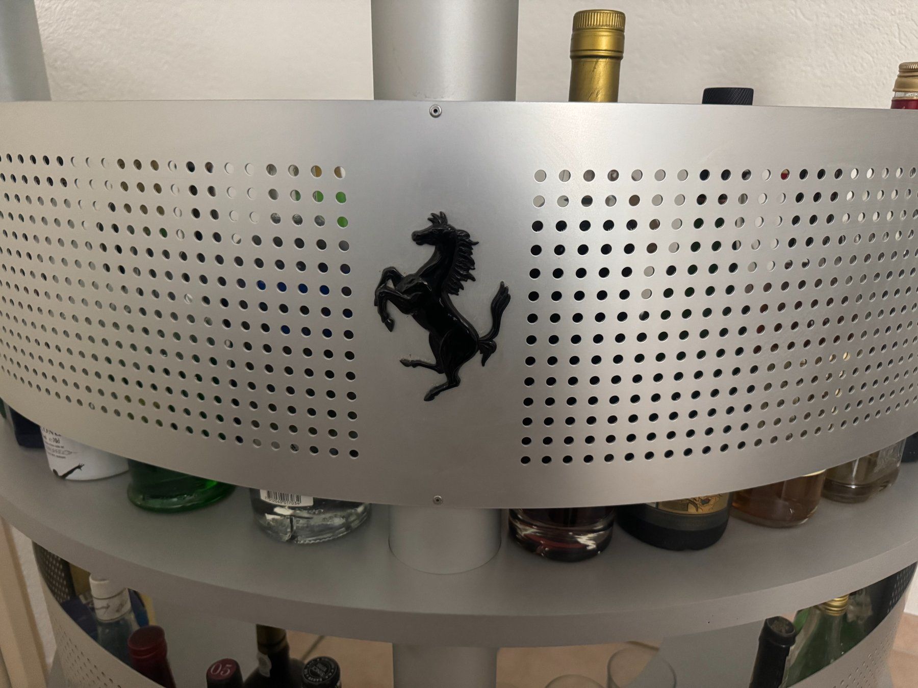 Allestimento di negozi e stand fieristici: Bar avec trois tabourets design – Usato da Nyon venduto da data-comm 2