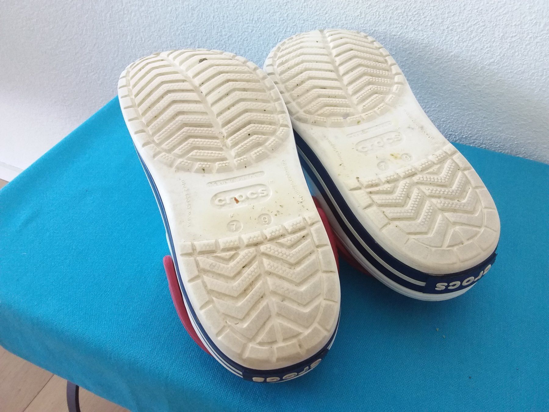 Crocs Chaussures hommes: CROCS Gr 39-40,  M7 / W9 – D'occasion à Immensee par Btrutmann 2