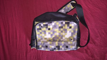 Reebok Messenger Bag / Umhängetasche – Pixel-Design