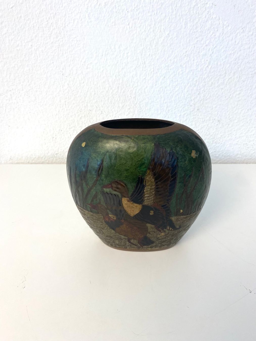 Vasen & Gefässe: Messingvase Jugendstil, emailliert, Wildentenmotiv – Gebraucht aus Zürich von Arche_Brockenhaus 5