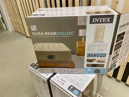 Intex Dura-Beam Deluxe Ultra Plush Queen bett