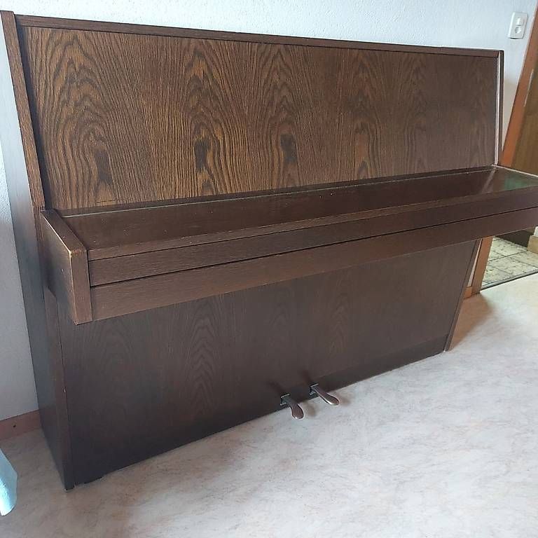 Musikinstrumente: Piano, gratis abzugeben  – Gebraucht aus Luzern von mon_8xnm 2