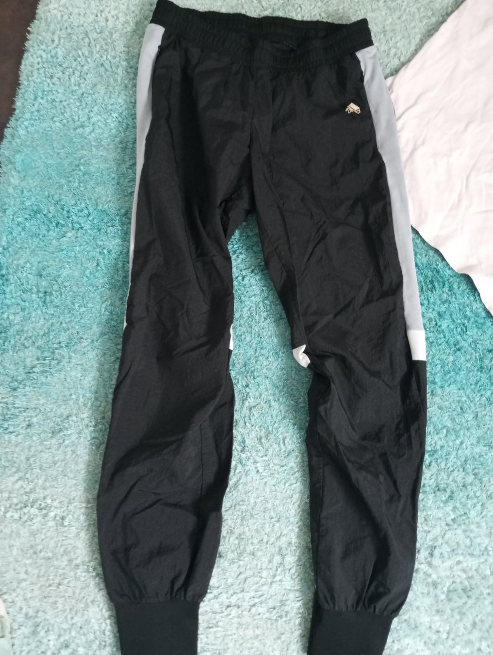 Adidas Hosen: Trainer-Hose – Gebraucht aus Amriswil von cbe_cr6q 2
