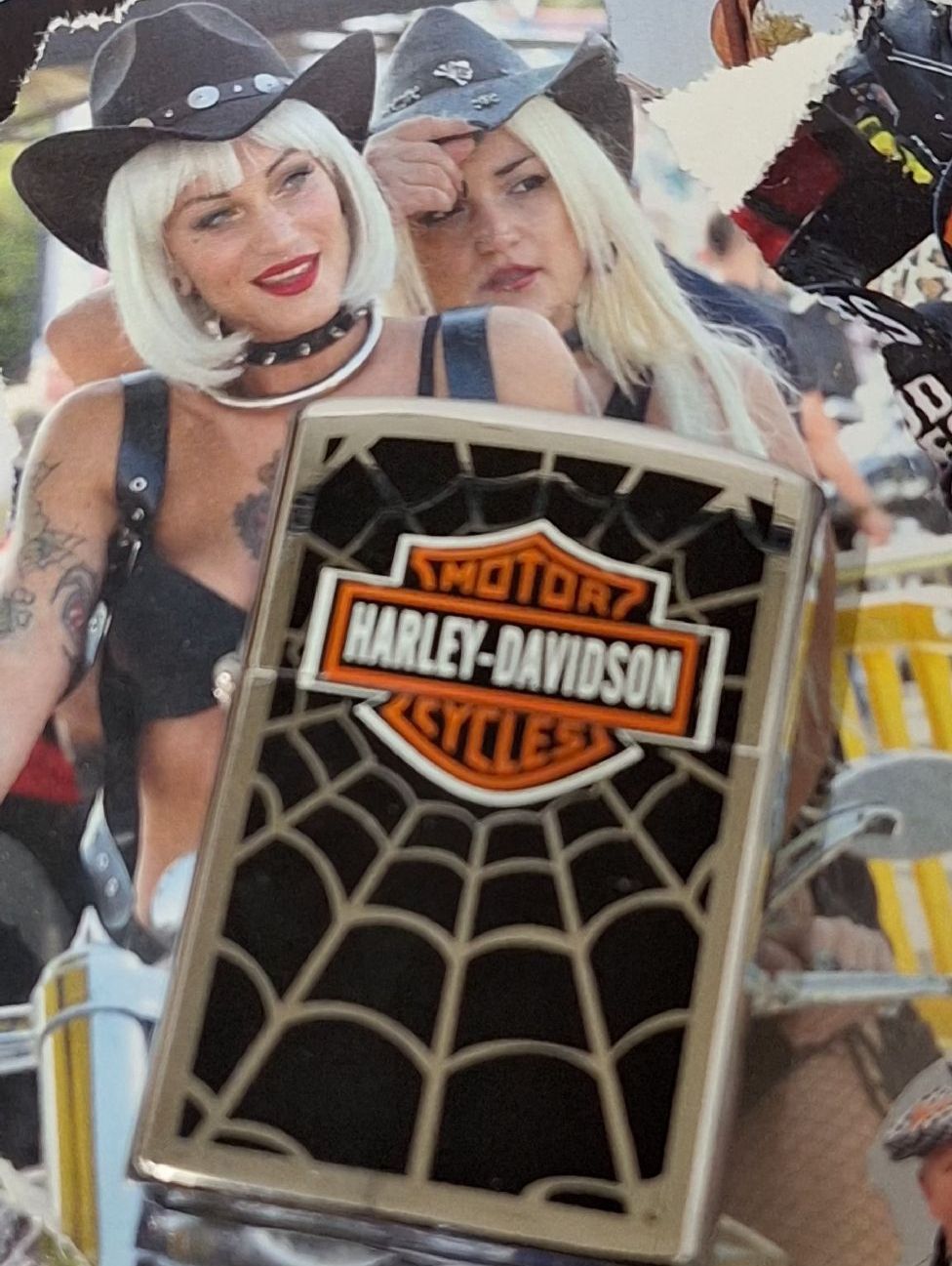 Zippo Accendini: Harley Davidson Zippo Feuerzeug - Spinnennetz Design "NEU" – Nuovo e nell'imballaggio originale da Brugg AG venduto da bacbac5757