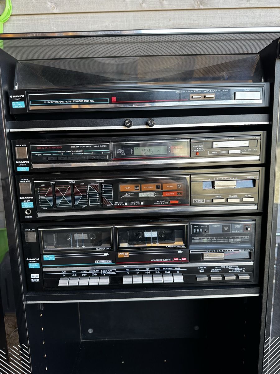 Chaîne stéréo Sanyo vintage des années 80 avec platine! (D'occasion) à ...