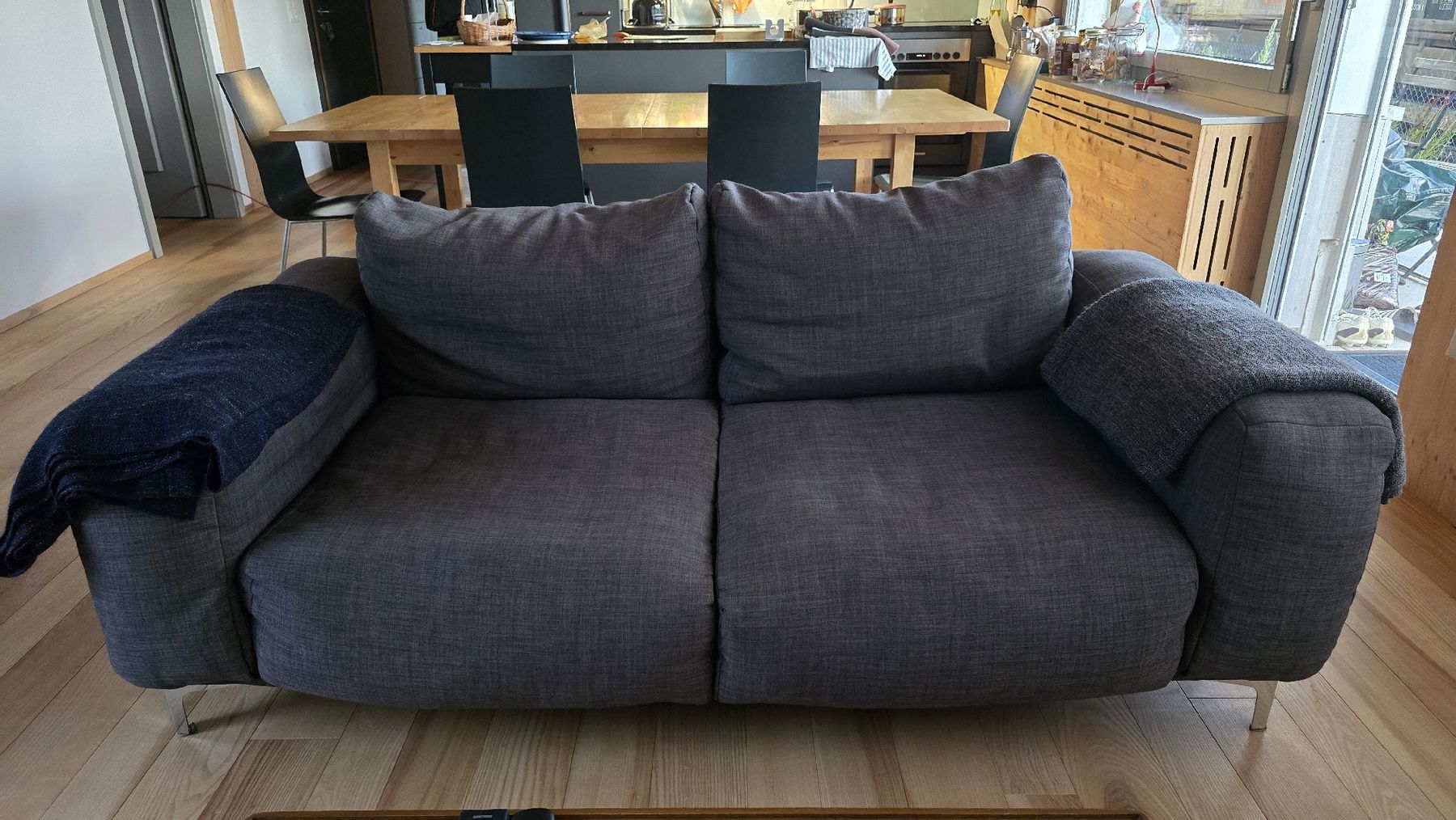 Divani: Gemütliches 2er Sofa in Anthrazit, top Zustand – Usato da Basel venduto da MisterEdwin