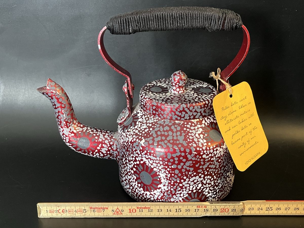 Dipinti: YOYOI KUSAMA "teapot" – Usato da Wiesenberg venduto da swissantik 9