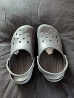 WIE NEU Crocs Finken | Hausschuh Kinder Schwarz Gr J3