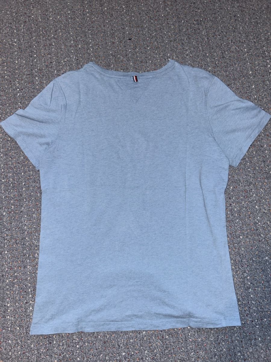Tommy Hilfiger Camicie, T-shirt & Polo: T-Shirt – Nuovo (secondo la descrizione) da Oberwil (Dägerlen) venduto da Pascal17 1