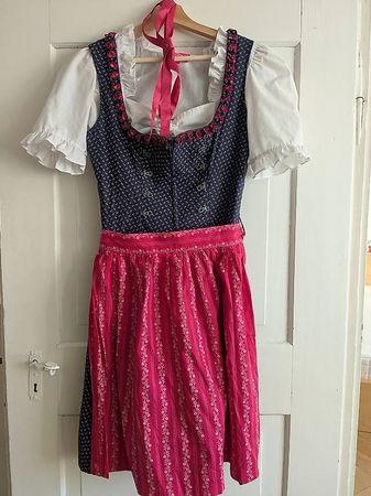 Wunderschönes Almsach Dirndl mit Bluse und Schürze, Gr. S/36