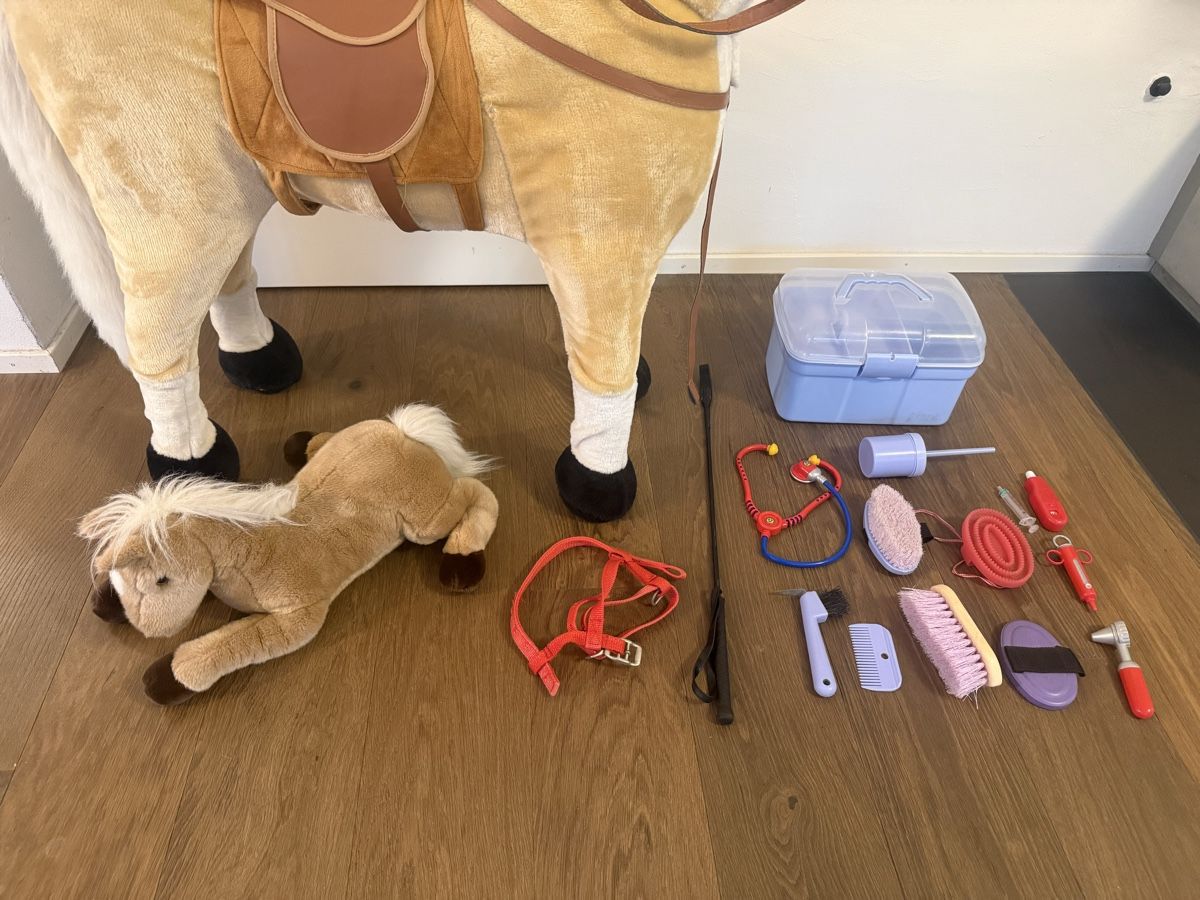 Giocattoli: Reitpferd Spielpferd – Usato da Winterthur venduto da tanscha 1