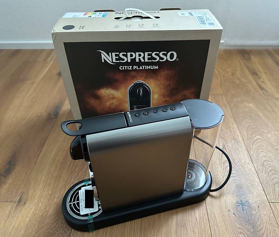 De'Longhi Macchine per caffè & Macchine per espresso: Nespresso DeLonghi Citiz Platinum – Nuovo (secondo la descrizione) da Näfels venduto da Samsom 1