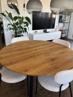 Esstisch rund Holz mit 4 Stühlen von Pfister