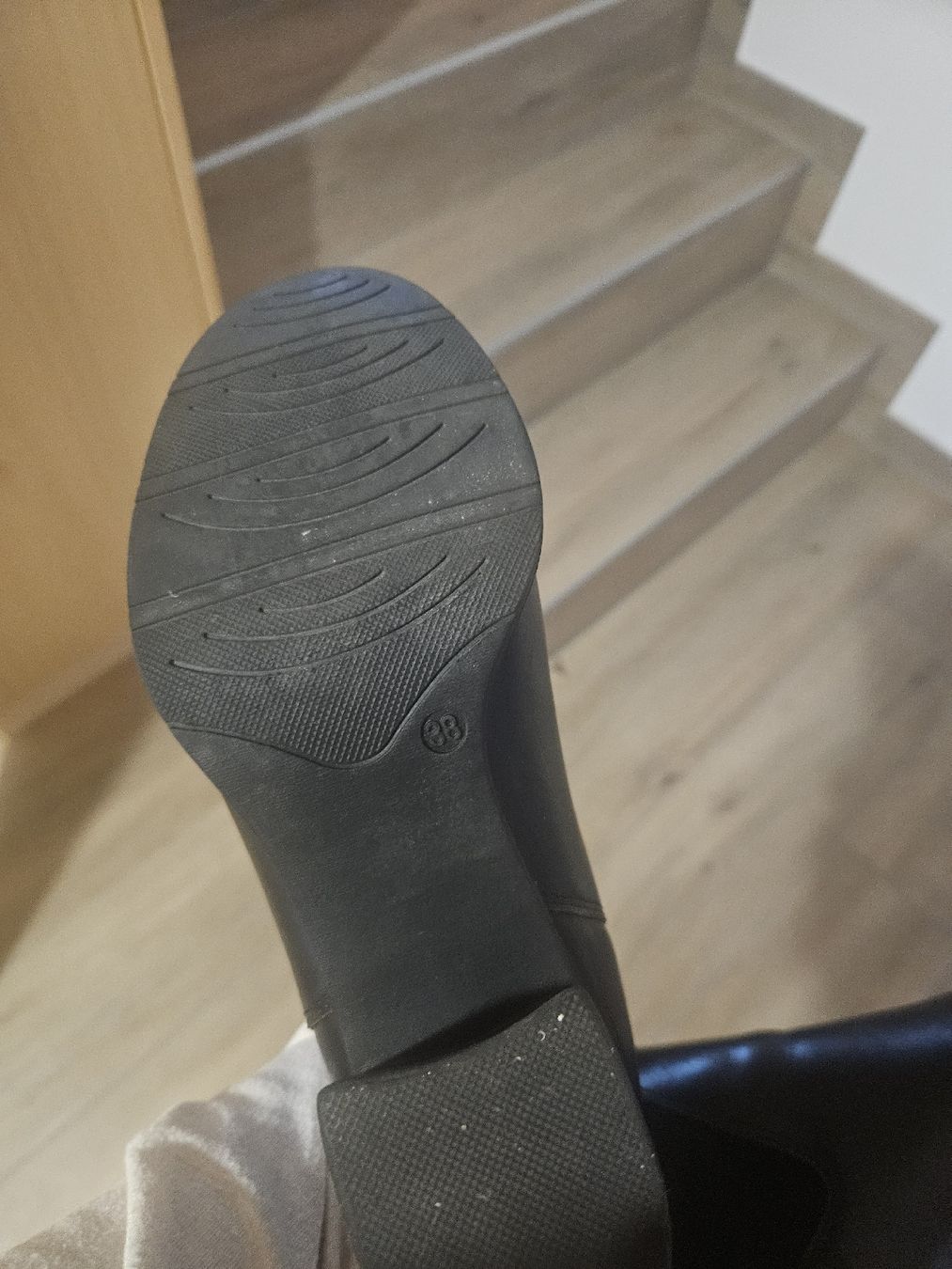 Damenschuhe: Boots en cuir noires élégantes - Taille 38 - Automne – Neu (gemäss Beschreibung) aus Dugny (Leytron) von NaMartinet 2