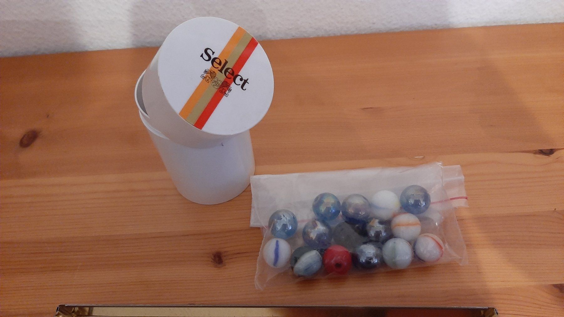 Raccolte di bollini & punti: Diverse Nippes zu verkaufen – Usato da Wiesendangen venduto da pau_56xn 3