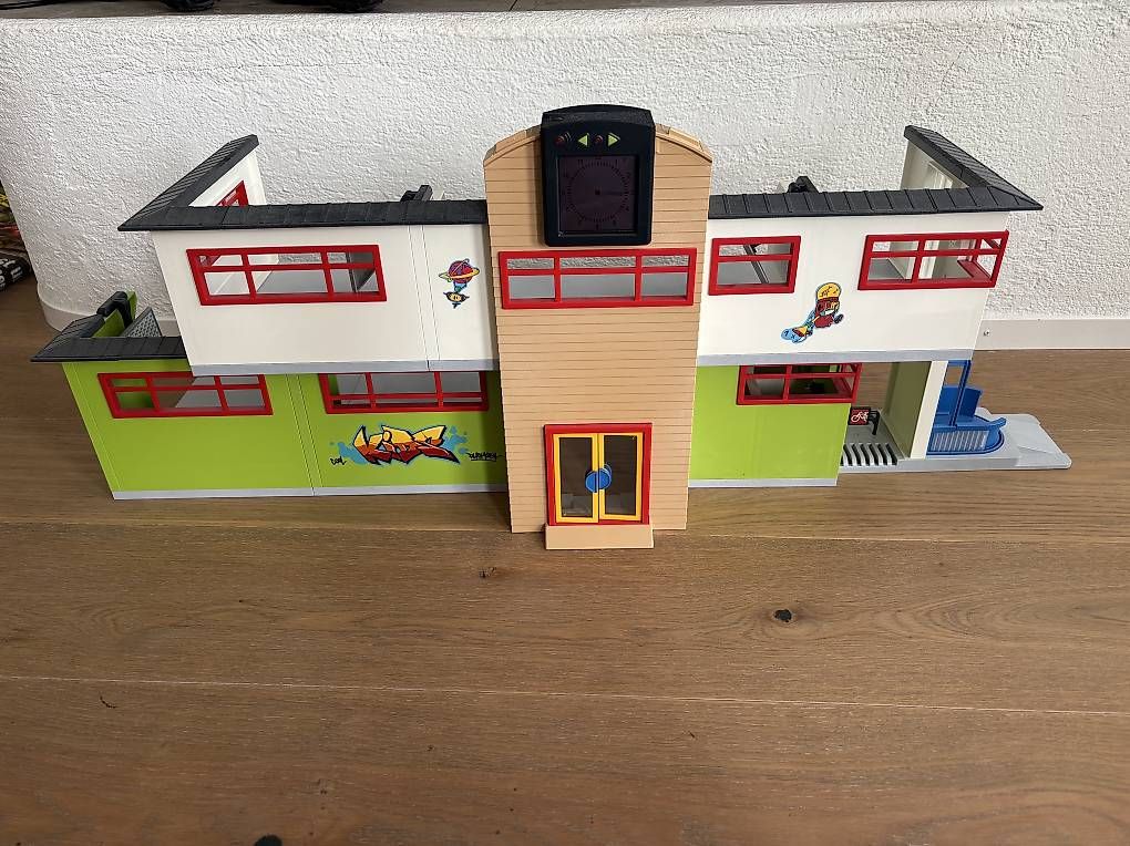 Playmobil Giocattoli: Playmobil grosse Schule uvm – Usato da Ebikon venduto da bookworm79 1