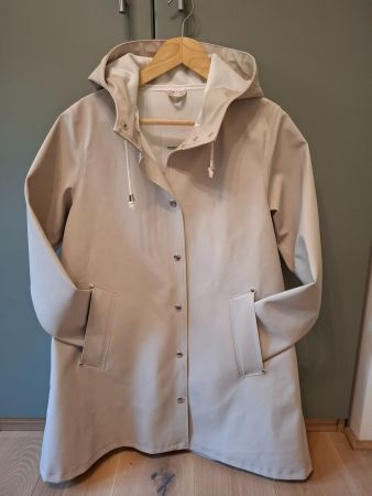 Regenmantel von Stutterheim in Beige, Gr. S