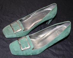 Lederpumps von *STUART WEITZMANN* (BE)