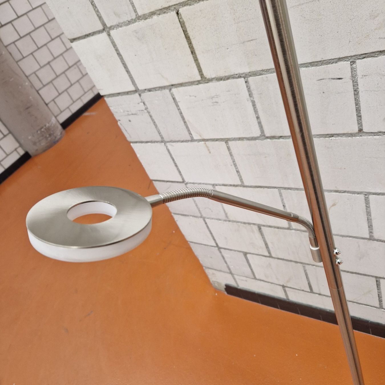 Lampade: LED Stehlampe – Usato da Bern venduto da latrouvaillebern 7