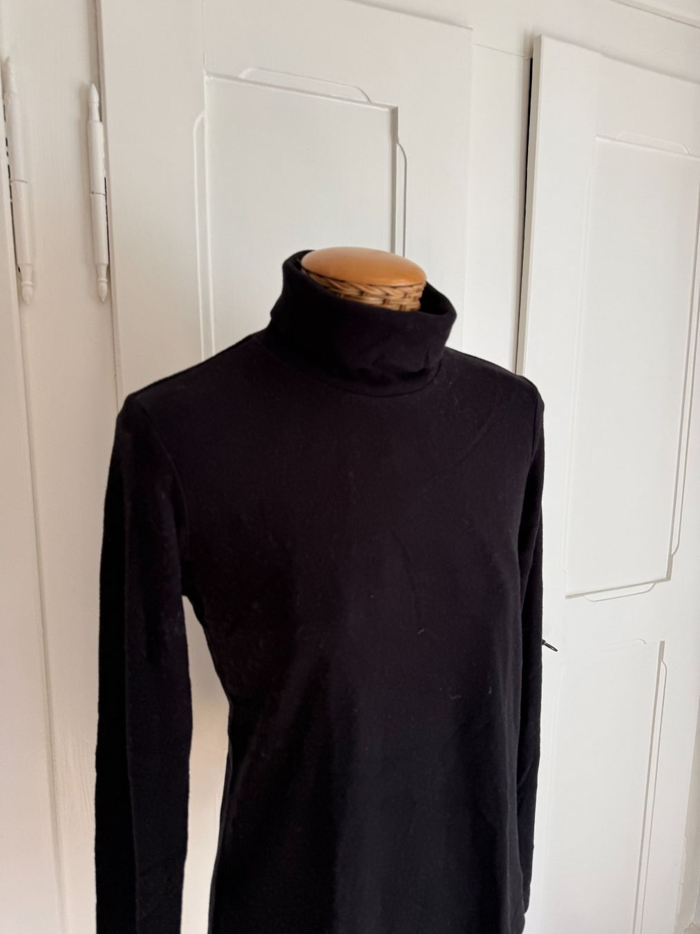 Uniqlo Maglioni & Felpe: UNIQLO - Heattech Funktionspullover schwarz M – Usato da Zürich venduto da Diazaio 1