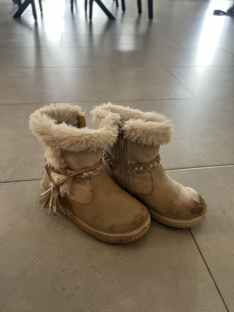 Adidas Scarpe per ragazze: Schuhe für Mädchen, Grösse 25 – Usato da Inwil venduto da rene_st 3