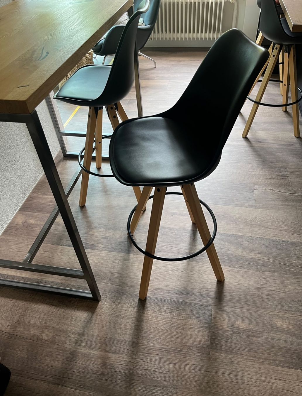 Sgabelli: 5 tabourets bar bois / 5 Barhocker Holz schwarz – Usato da Biel/Bienne venduto da tal3 1
