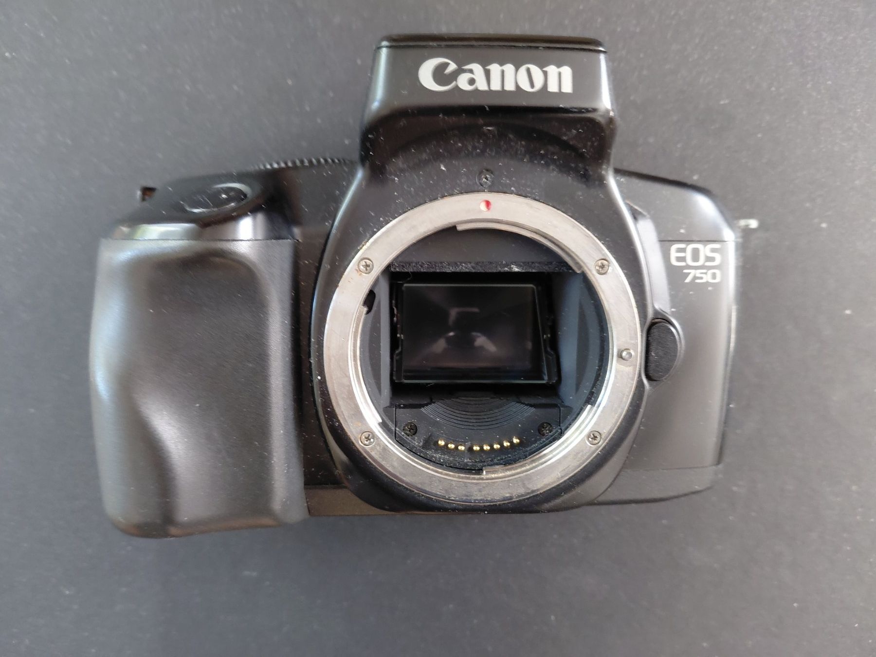Canon Kamera: Canon EOS 750 – Gebraucht aus Kölliken von Ant_ghc7