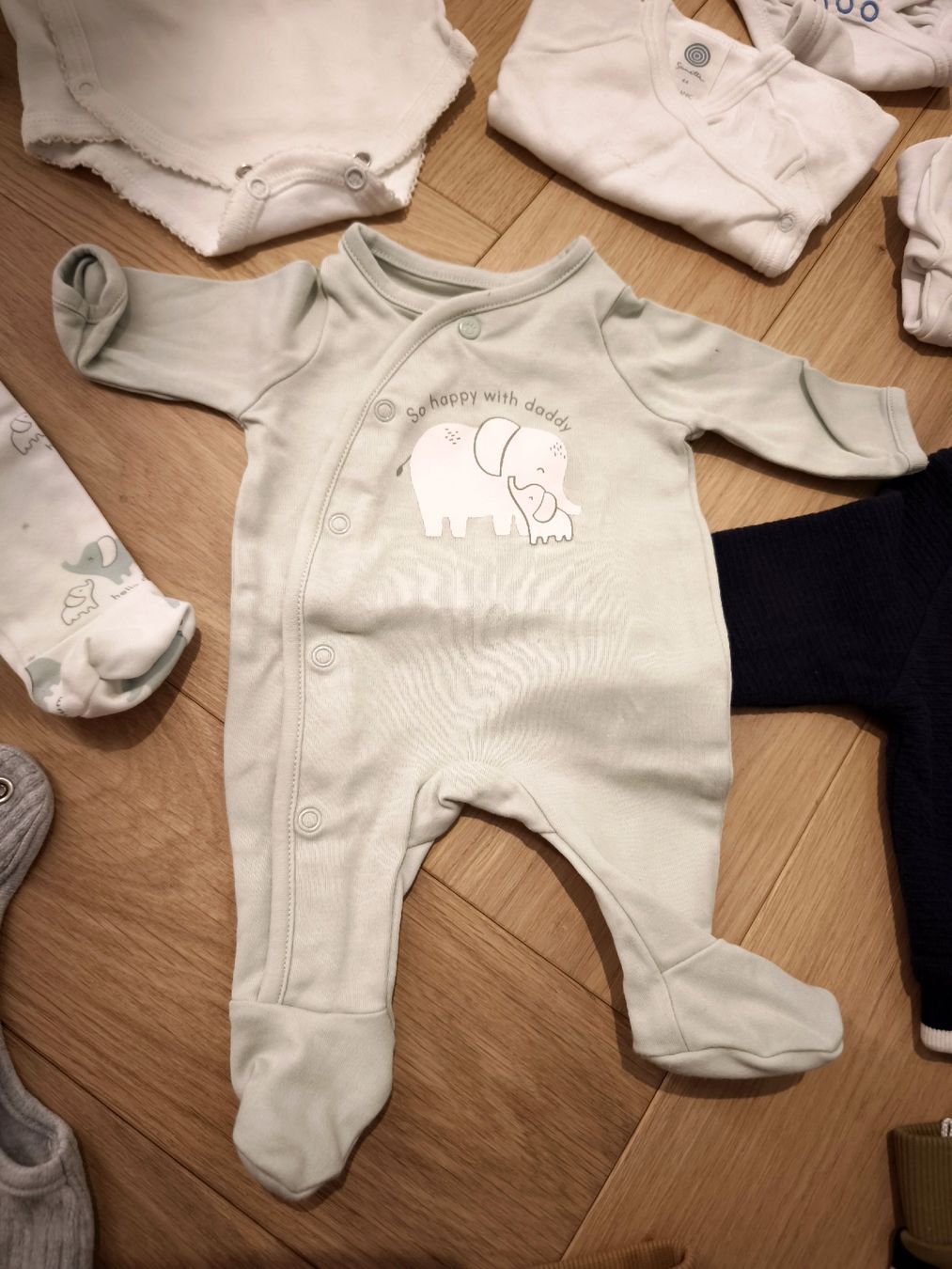 Lotti & Set di vestiti: Kleider Set Baby - 0-1 Monat  – Usato da Oberrieden venduto da Beti85 4