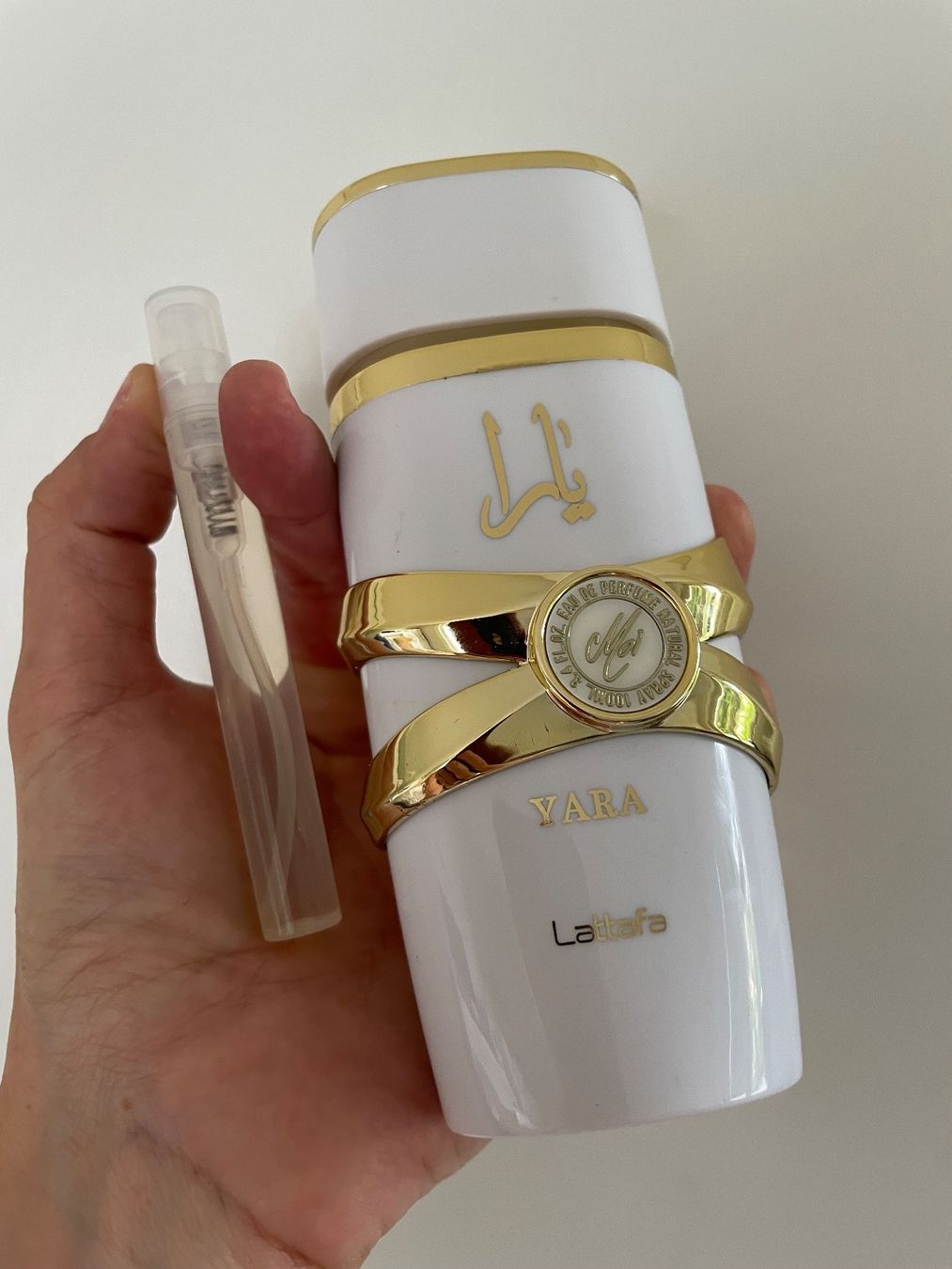 Lattafa Profumi & Eau de Toilette: Lattafa Yara Moi EDP 5 ml Abfüllung. – Usato da Zürich venduto da deruja