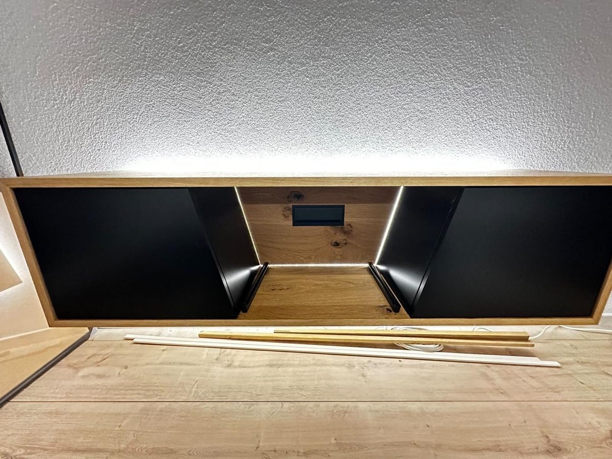 Mobili TV: TV Möbel Massivholz Eiche – Usato da Bilten venduto da cyrill_z2000 2