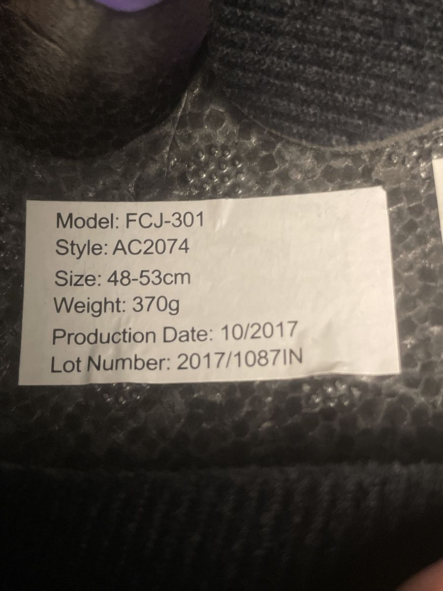 Micro Helme: Micro Mädchen Velo Helm Grösse 48-53 cm, Lila, Blumenmuster – Gebraucht aus Obergerlafingen von cabo4 5