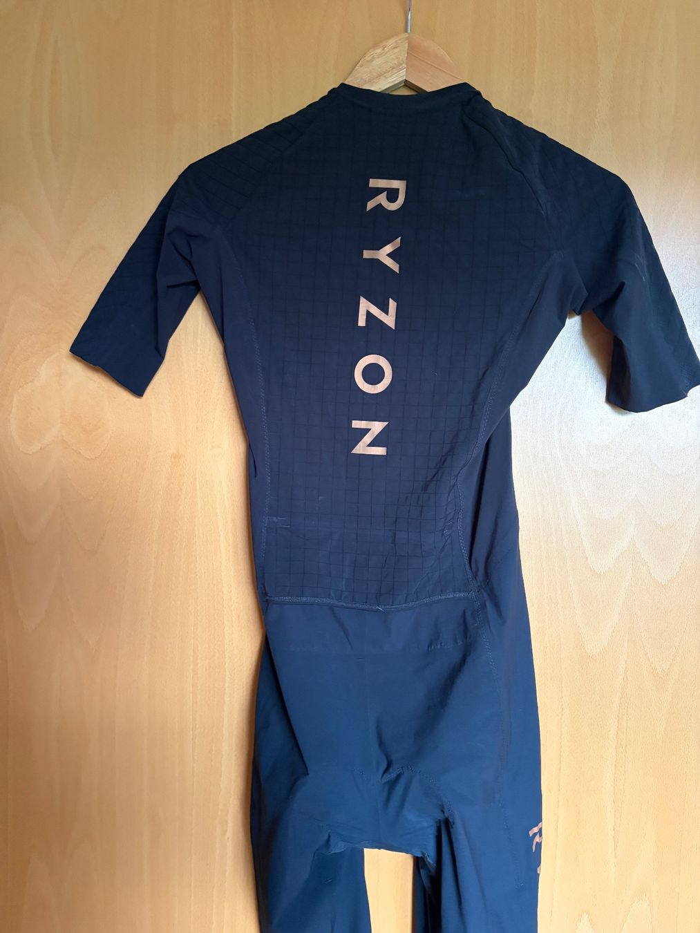Ryzon Leibchen & Hosen: Ryzon graphene Aero Trisuit grösse M – Neu (gemäss Beschreibung) aus Berg (Dägerlen) von sop_hmt7 2