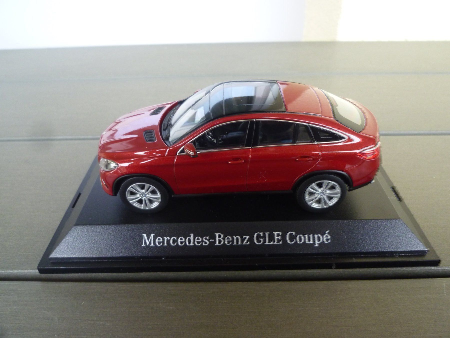 Mercedes-Benz Modellini d'auto: Mercedes-Benz GLE Coupè – Nuovo (secondo la descrizione) da Flawil venduto da Imperiosud 1
