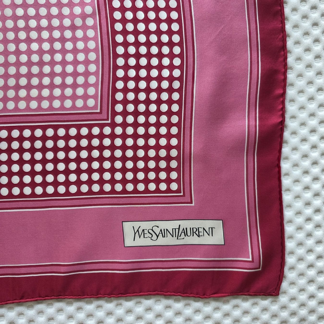 Saint Laurent Foulards, Tücher & Schals: YSL Seidentuch 58×58 cm – Gebraucht aus Zürich von LIMAR 2