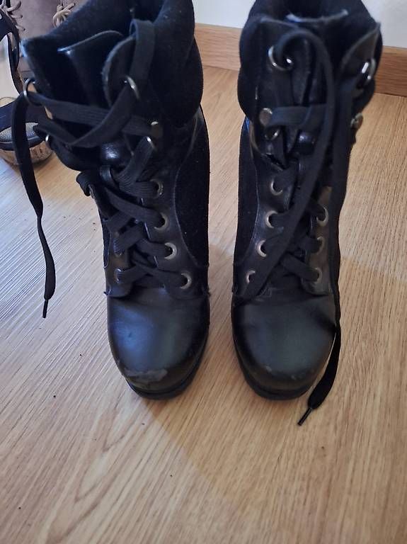 Scarpe da donna: Stiefel mit keil 36 – Usato da Arlesheim venduto da gligli01 2