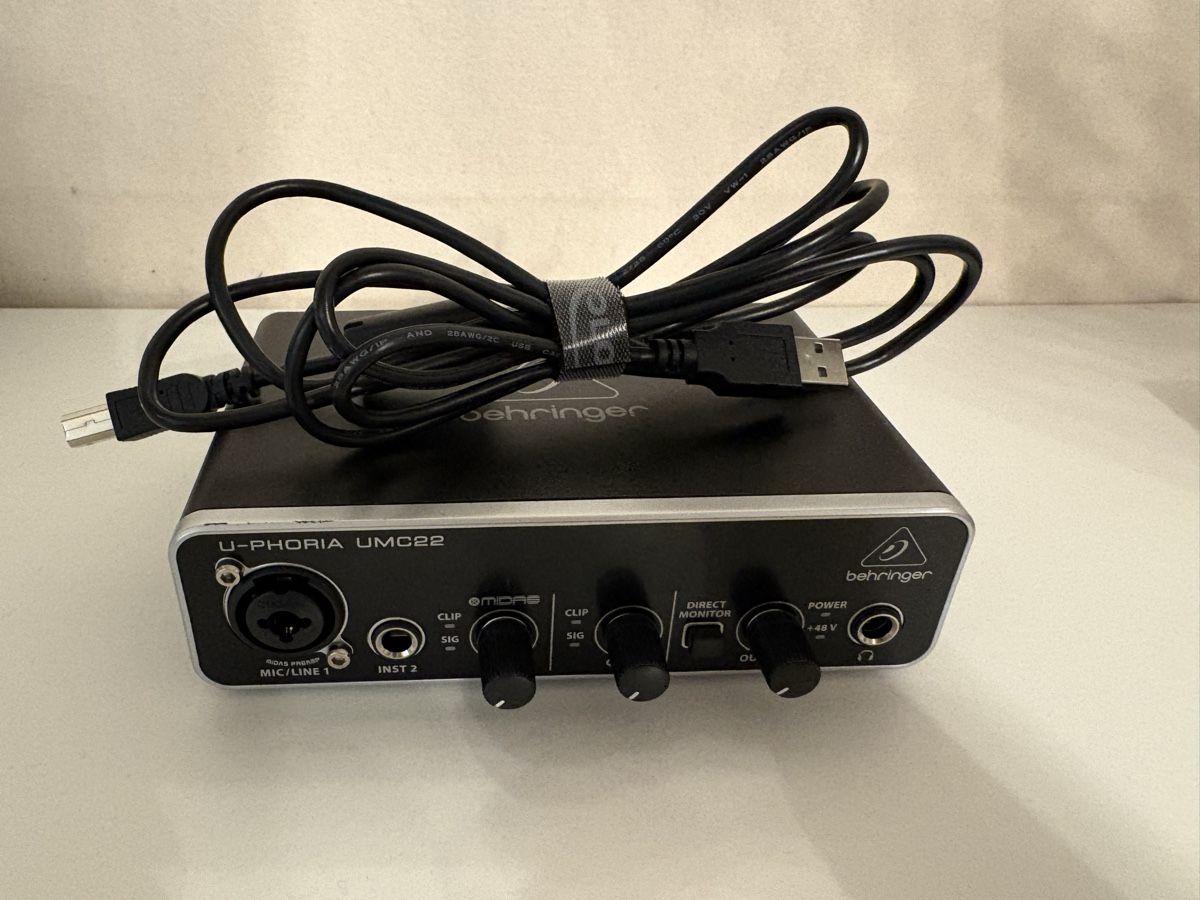 Behringer Equipement studio: Behringer U-Phoria UMC22 Audio Interface – D'occasion à Horgen par rrtt 3
