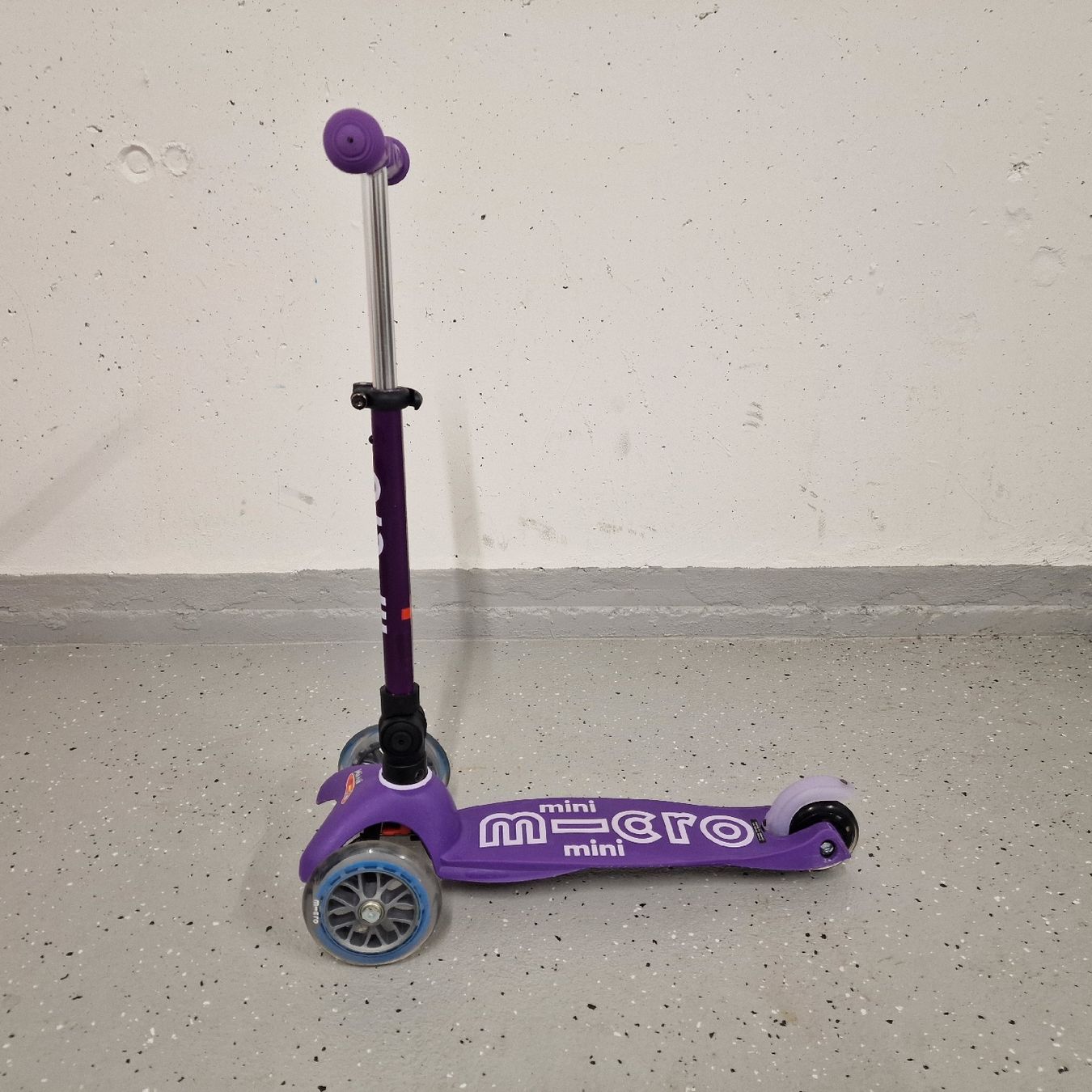 Micro Kickboard: Original Micro Mini Scooter in Violett – Usato da Cham venduto da bea_8ng8 2
