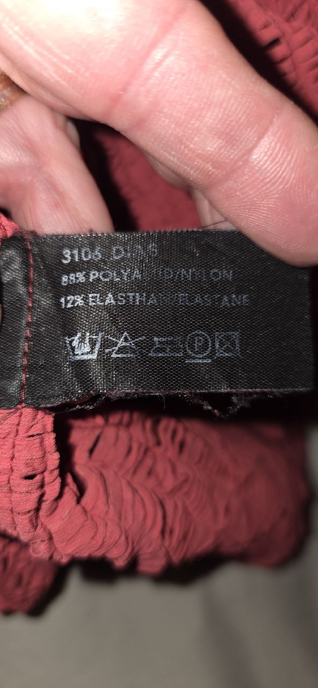 Annette Görtz Maglioni & Felpe: Roter Pulli von Annette Görtz, Gr42 Sommer/Herbst – Usato da Busswil BE venduto da Angy1974 3