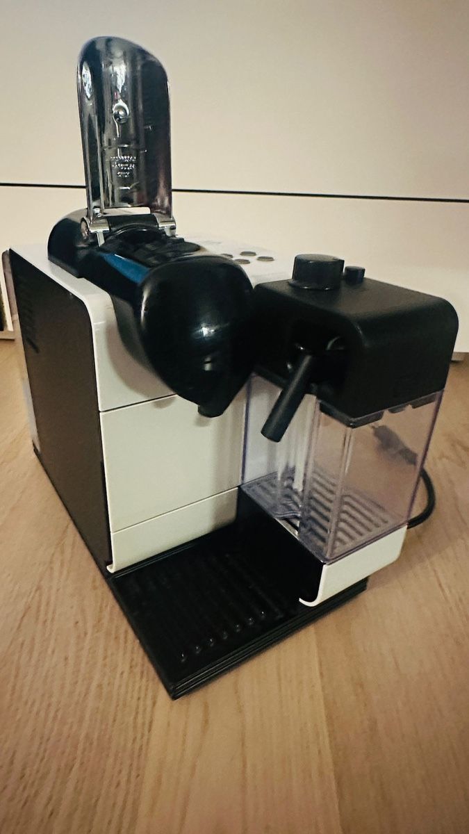 Nespresso Machines à café & Machines à expresso: Nespresso Essenza Mini coffee machine white – D'occasion à Adliswil par Yoko2014