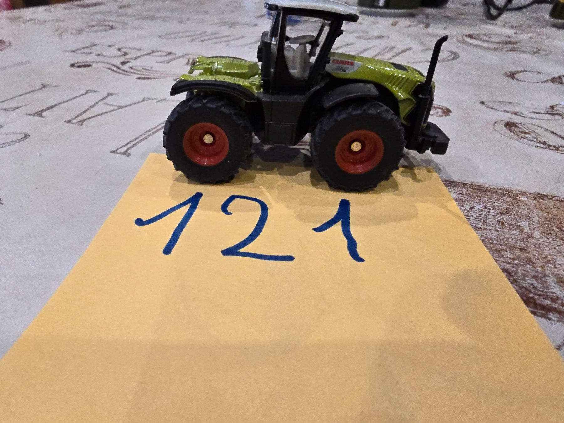 Siku Kit di modellismo & Modellini statici: Siku - Claas Xerion 5000 TRAC - 1/87 – Usato da Mauren TG venduto da Defrancesco 1