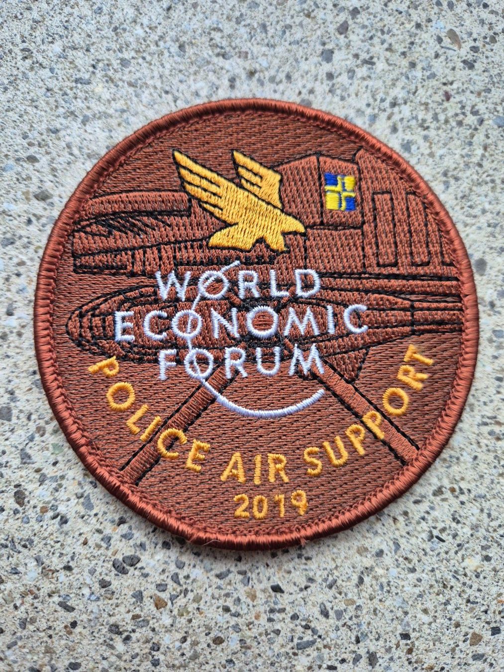 Schweizer Armee Placchette & Badge: *** Badge Polizei WEF Air Support 2019 mit klett *** – Nuovo e nell'imballaggio originale da Riedholz venduto da fr_sIruP