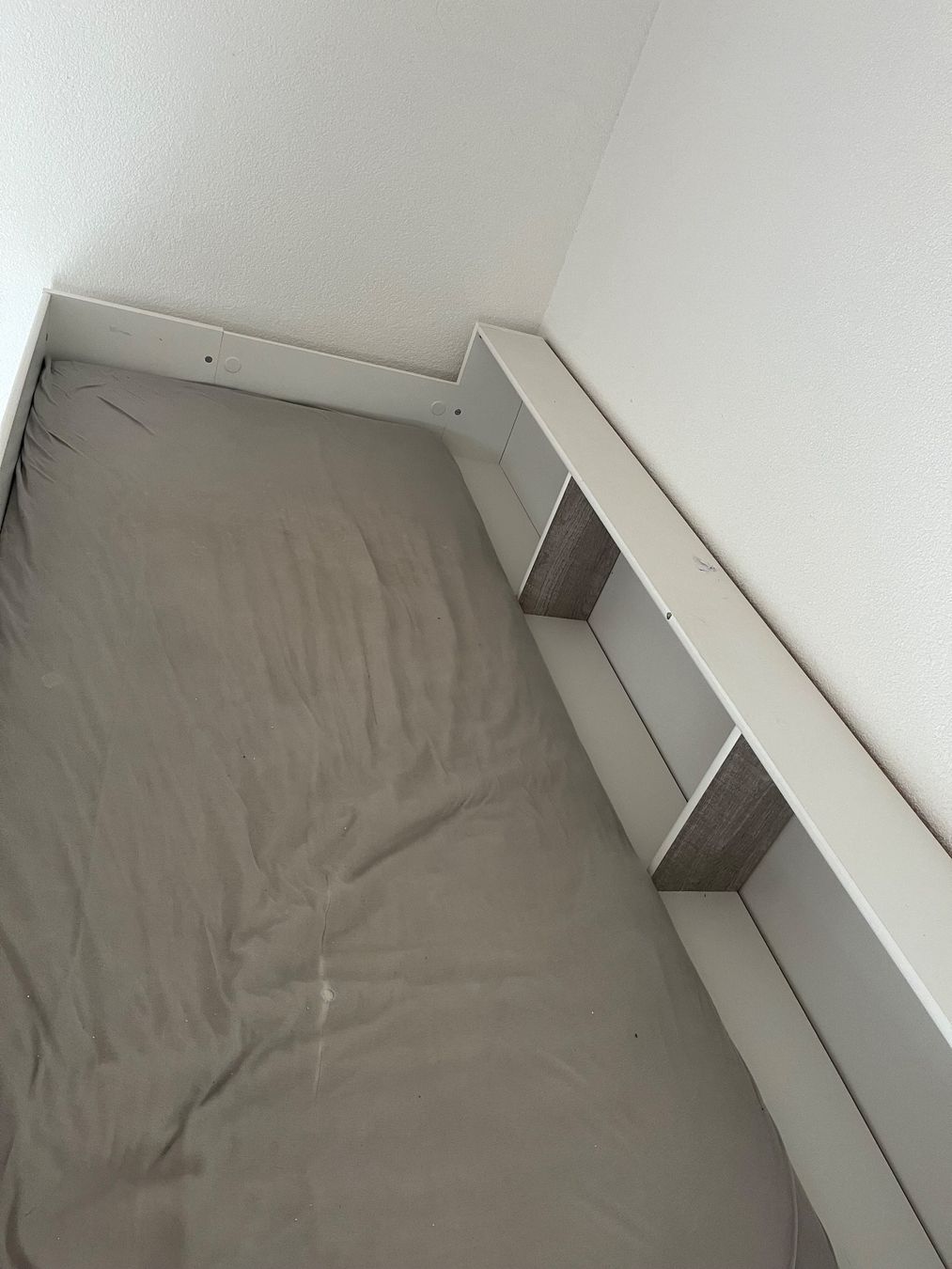 Letti: Lit mezzanine avec bureau et rangement – Usato da Dompierre FR venduto da matmath 9